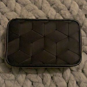 Welden accessories holder